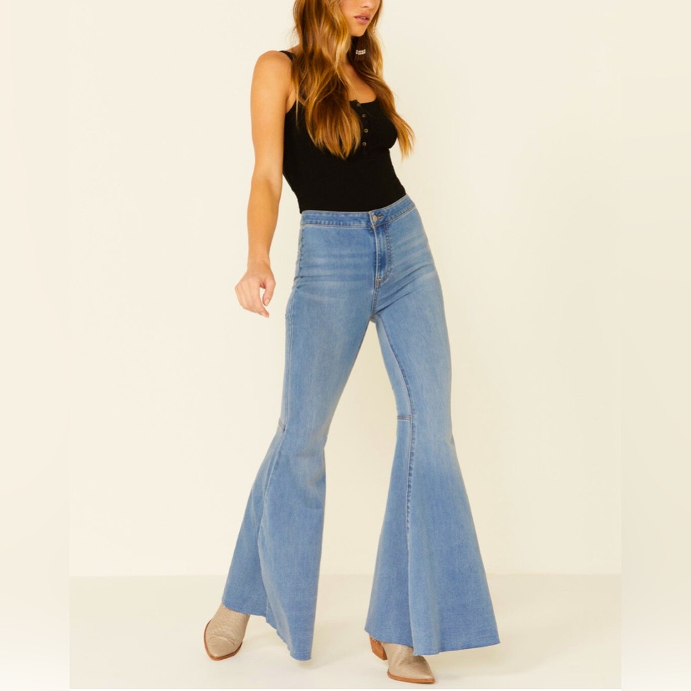 FREE PEOPLE JUST FLOAT ON FLARE JEANS